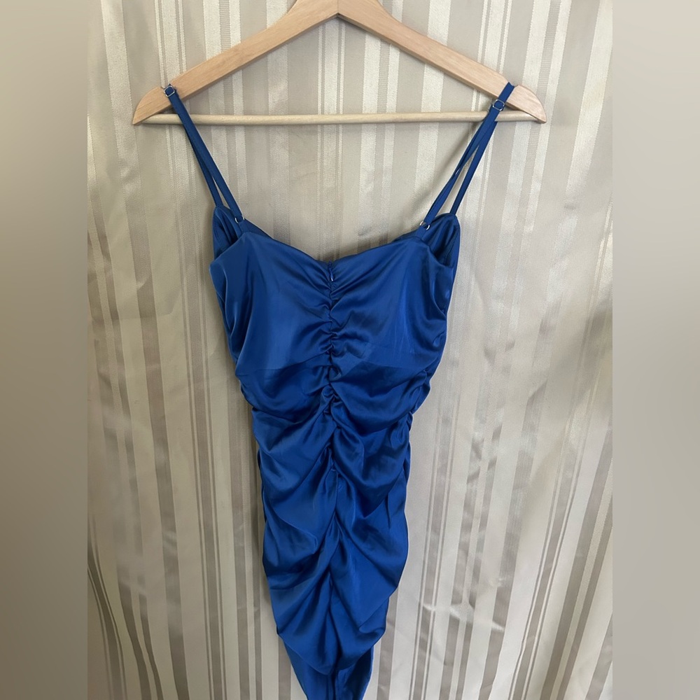 Chic Blue Dress with Ruched Design - Picture 3 of 6
